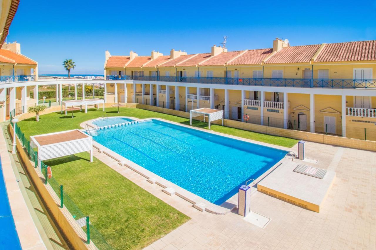 Nice House With Tennis Court,Sports And Playground Торевиеха Екстериор снимка